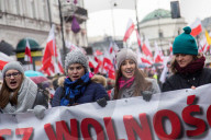 NEWS - Polen: Demos pro und contra die Regierung