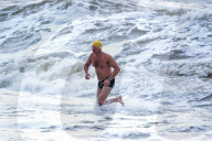 FEATURE - Schwimmer trotzen der Kälte in Süd England