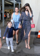 PEOPLE - Miranda Kerr und Sohn Flynn am Flughafen von Sydney