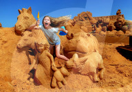 FEATURE - Tierische Sandskulpturen in Melbourne