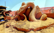 FEATURE - Tierische Sandskulpturen in Melbourne