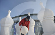 FEATURE - Schneeskulpturen an der Expo in China