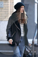PEOPLE - Keira Knightley ohne Make Up unterwegs