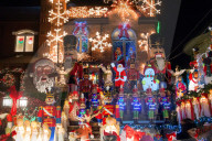 FEATURE - Üppige Weihnachtsdekoration in New York