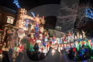 FEATURE - Üppige Weihnachtsdekoration in New York