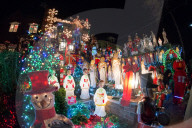 FEATURE - Üppige Weihnachtsdekoration in New York