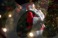FEATURE - Üppige Weihnachtsdekoration in New York