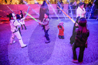 FEATURE - Star Wars Fans treffen sich zur Laserschwert-Schlacht
