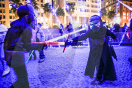 FEATURE - Star Wars Fans treffen sich zur Laserschwert-Schlacht