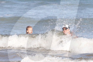 PEOPLE - Jessica Alba geniesst das Strandleben mit ihrer Familie in Brasilien