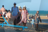 PEOPLE - Jessica Alba geniesst das Strandleben mit ihrer Familie in Brasilien