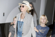 PEOPLE - Naomi Watts mit ihren Söhnen am Sydney Airport