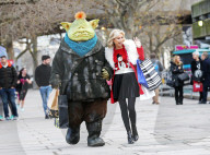PEOPLE - Denise Van Outen schlendert mit "Fungus the Bogeyman" durch London