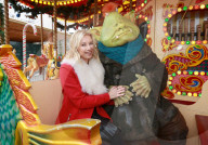 PEOPLE - Denise Van Outen schlendert mit "Fungus the Bogeyman" durch London