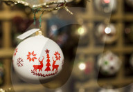 REPORTAGE - Handwerk: So entstehen die schÃ¶ne Weihnachtskugeln
