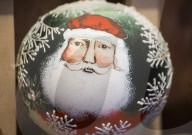REPORTAGE - Handwerk: So entstehen die schÃ¶ne Weihnachtskugeln
