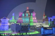 FEATURE - Farbige Wunderwelt aus Eis in Harbin