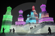 FEATURE - Farbige Wunderwelt aus Eis in Harbin