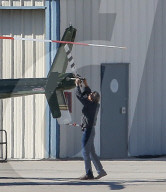 PEOPLE - Ab in die Luft: Harrison Ford wagt sich wieder ans Fliegen