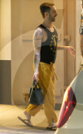 PEOPLE - Marc Jacobs shoppt mit Freund Lorenzo auf St.Barts