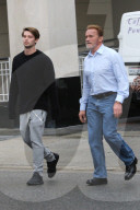 PEOPLE - Haben dieselbe Gangart: Arnold & Patrick Schwarzenegger