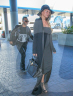 PEOPLE - Chrissy Teigen Babybauch wächst