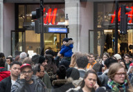 NEWS - Grossandrang in London am Boxing Day Sales
