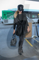 PEOPLE - Paris Hilton zurück aus St. Barts