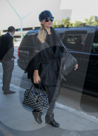 PEOPLE - Paris Hilton zurück aus St. Barts