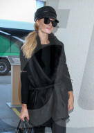 PEOPLE - Paris Hilton zurück aus St. Barts