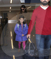 PEOPLE -  Katie Holmes und Suri fliegen an Weihnachten weg