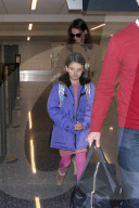 PEOPLE -  Katie Holmes und Suri fliegen an Weihnachten weg