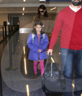 PEOPLE -  Katie Holmes und Suri fliegen an Weihnachten weg