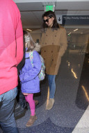 PEOPLE -  Katie Holmes und Suri fliegen an Weihnachten weg