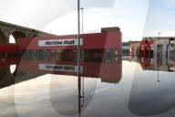 NEWS - England kämpft mit den Fluten