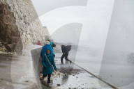 FEATURE - Riesenwellen in Brighton