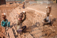REPORTAGE - Ziegelherstellung in Bangladesh