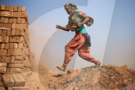 REPORTAGE - Ziegelherstellung in Bangladesh