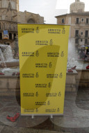 NEWS - Valencia: Rote Schuhe gegen Gewalt an Frauen