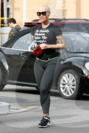 EXKLUSIV - Amber Rose figurbetont in Studio City unterwegs