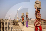 REPORTAGE - Ziegelstein Produktion in Bangladesh