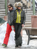 PEOPLE - Promis verbringen die Festtage in Aspen