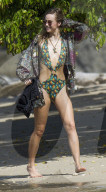 PEOPLE - Suki Waterhouse hat noch andere Bikinis dabei auf Barbados
