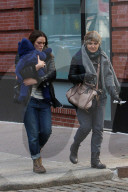 PEOPLE - Keira Knightley mit Baby Edie und ihren Eltern in New York unterwegs
