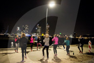 FEATURE - Ungewöhnliches Fitness Training am Abend in Rotterdam
