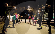 FEATURE - Ungewöhnliches Fitness Training am Abend in Rotterdam