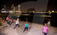 FEATURE - Ungewöhnliches Fitness Training am Abend in Rotterdam