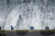 NEWS - Grosse Wassermassen am Caban Coch Damm in Wales