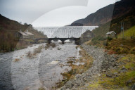 NEWS - Grosse Wassermassen am Caban Coch Damm in Wales