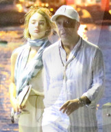 PEOPLE - Russell Simmons macht Ferien mit seiner jungen Freundin auf St. Barth